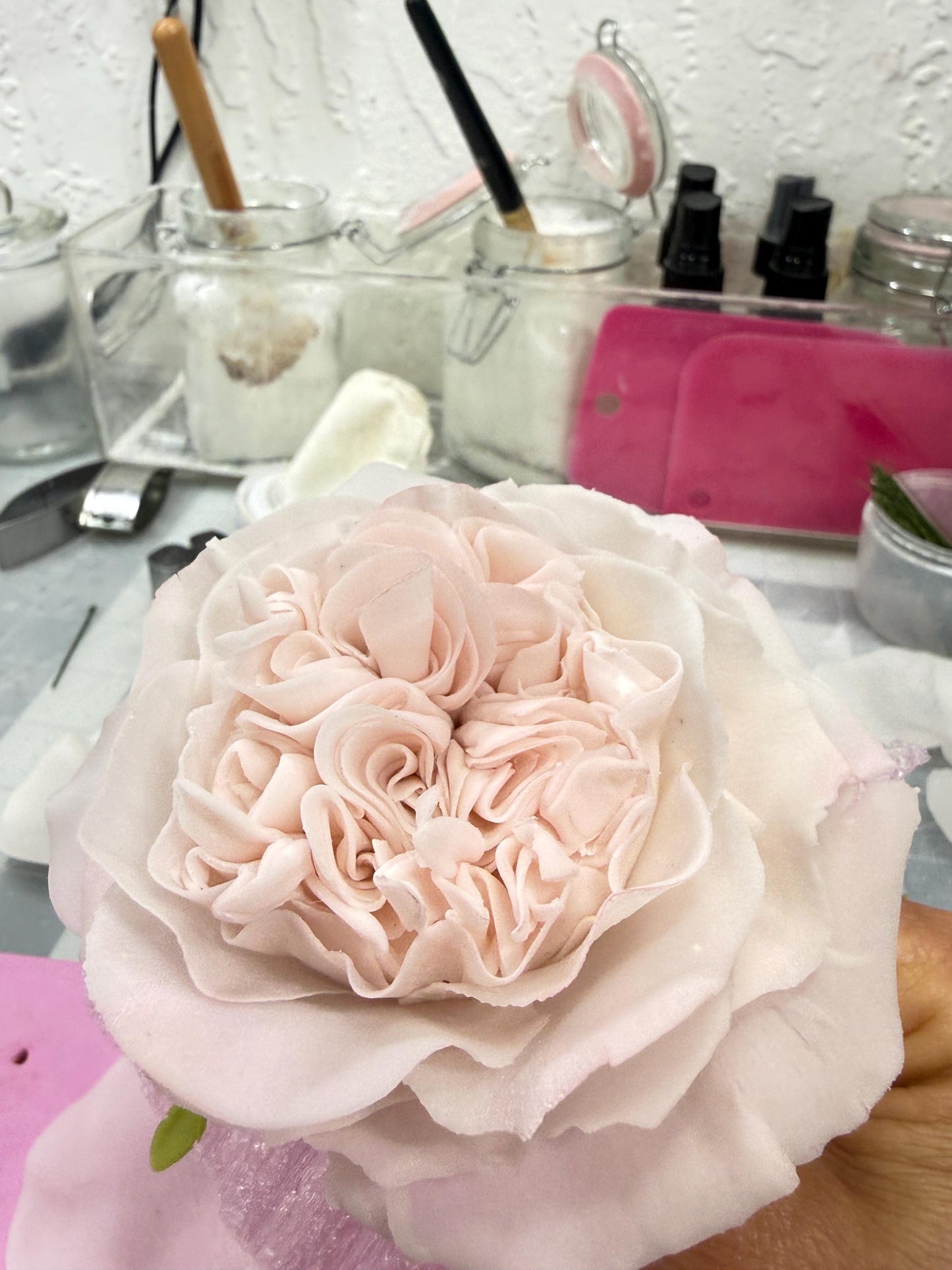 Edible Austin David Rose Cake Topper, Flexible Paste for Wedding, Birthdays or any Cake Decorations. NONBREAKABLE, Save to be shipped