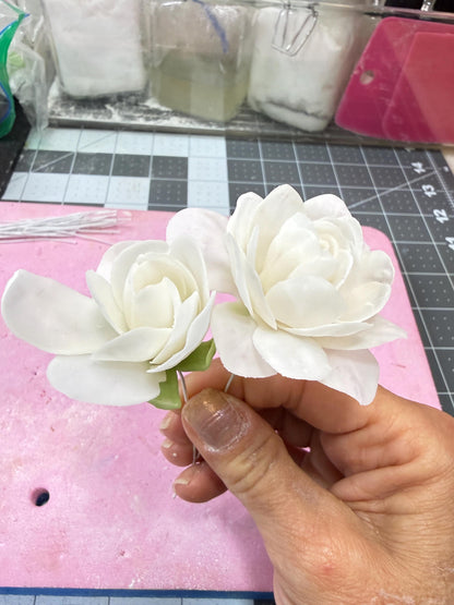 Edible Gardenia Sugar Flower Cake Topper | Handmade Flexible & Durable Flower | Realistic Wedding Cake Decoration | Safe for Shipping