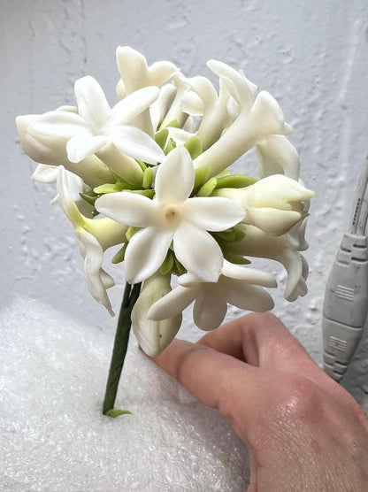 Edible handmade Stephanotis or Madagascar jasmine Vine /gumpaste/ Fondant/ Birthday Wedding Cake decoration/sugar flower