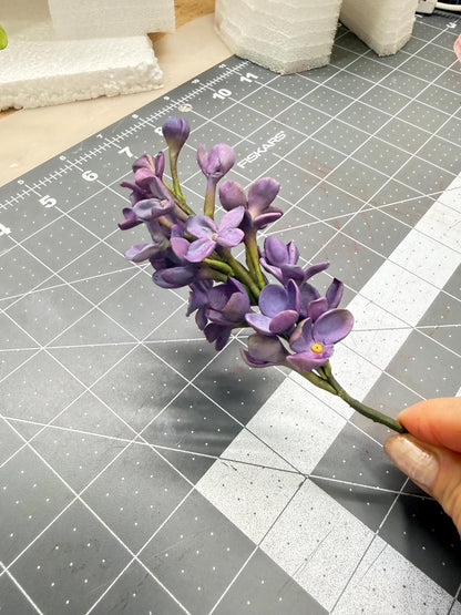Edible, Realitic handmade Lilacs, gumpaste, Fondant, Sugar Flowers for Birthdays and Wedding Cake decorations.