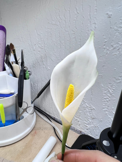 Edible Calla Lily Cake Topper: Flexible Paste Sugar Flower Decoration