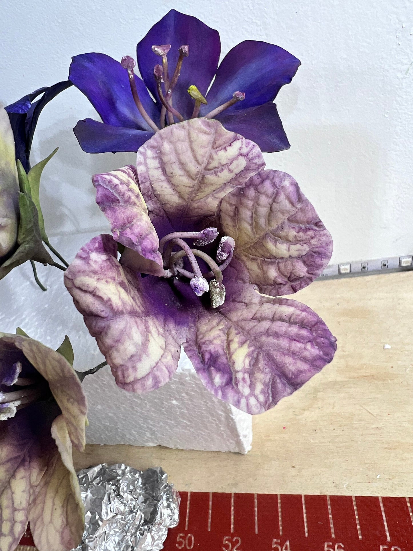Handmade Edible Henbane Cake Flowers: Flexible Paste Wedding Topper