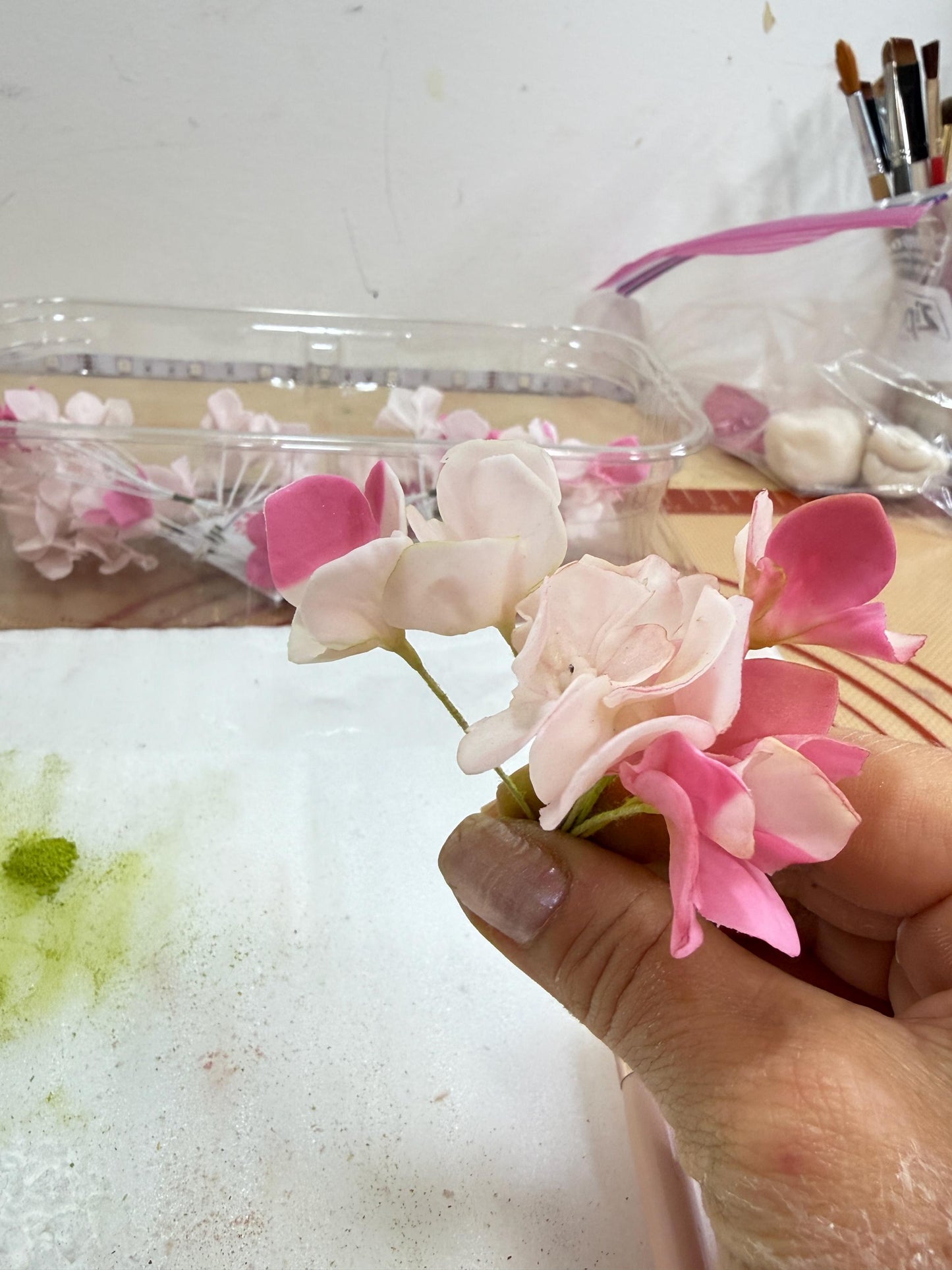Handmade Edible Hydrangea Cake Toppers Flexible Sugar Flowers