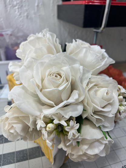 Edible White Sugar Roses Cake Topper: Flexible Paste Wedding Cake Decoration
