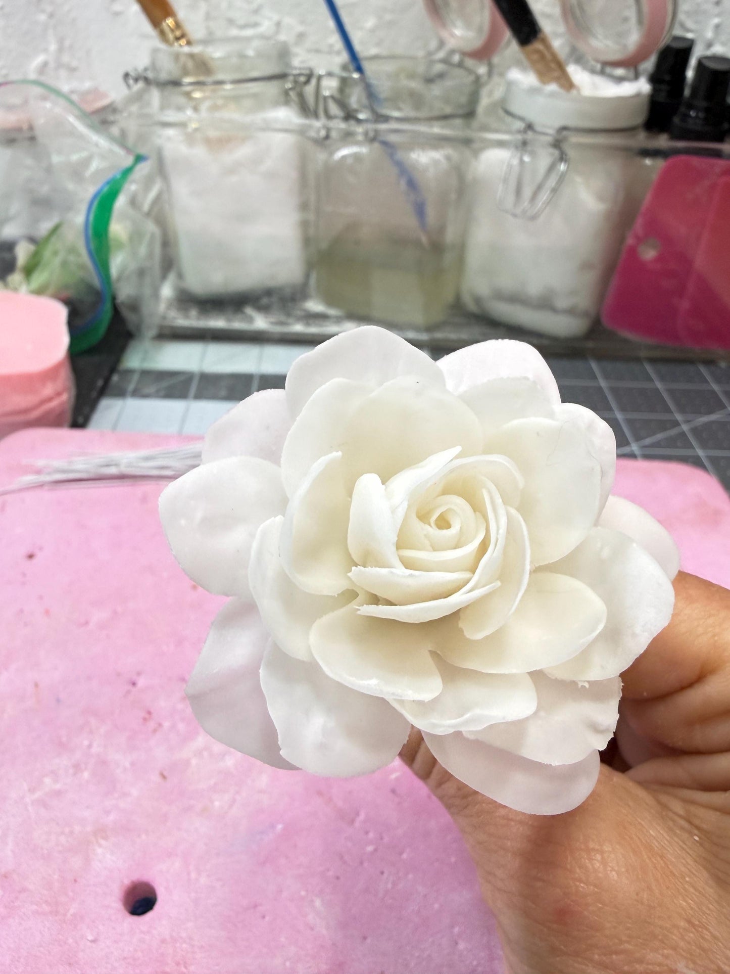 Edible Gardenia Sugar Flower Cake Topper | Handmade Flexible & Durable Flower | Realistic Wedding Cake Decoration | Safe for Shipping