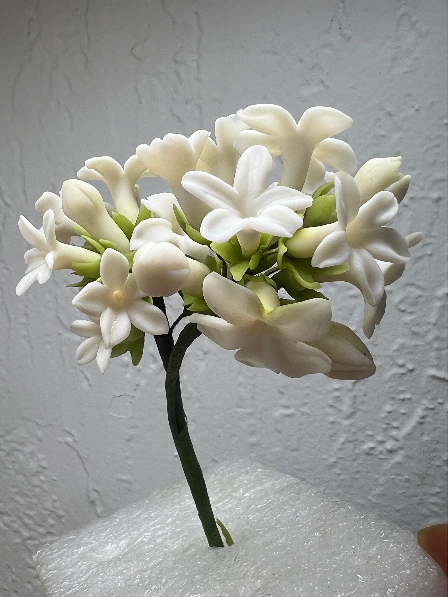 Edible handmade Stephanotis or Madagascar jasmine Vine /gumpaste/ Fondant/ Birthday Wedding Cake decoration/sugar flower