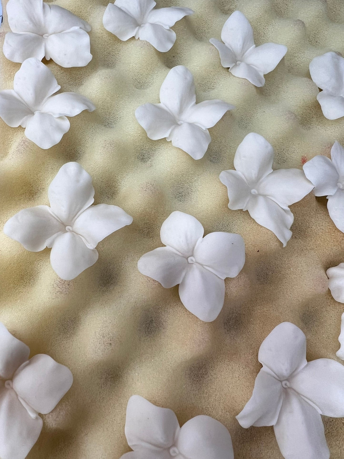 Handmade Edible Hydrangea Cake Toppers Flexible Sugar Flowers