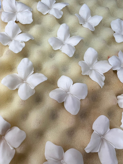 Handmade Edible Hydrangea Cake Toppers Flexible Sugar Flowers