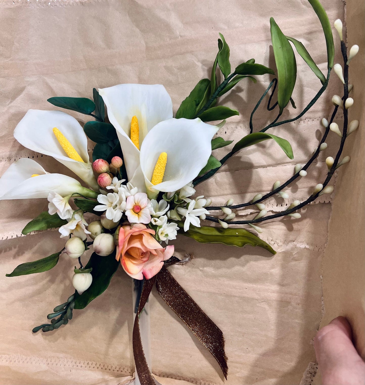 Edible Sugar Flower Cake Topper: Calla Lilies, Roses, Ruscus