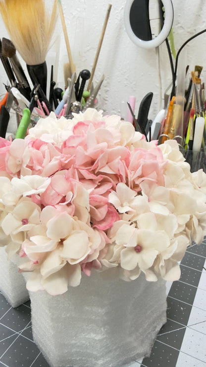 Sugar Hydrangeas bunches Cake Topper, Handmade Gum Paste Flower, Wedding Cake Decoration, Realistic Sugar Flower, Flexible Sugar Flower