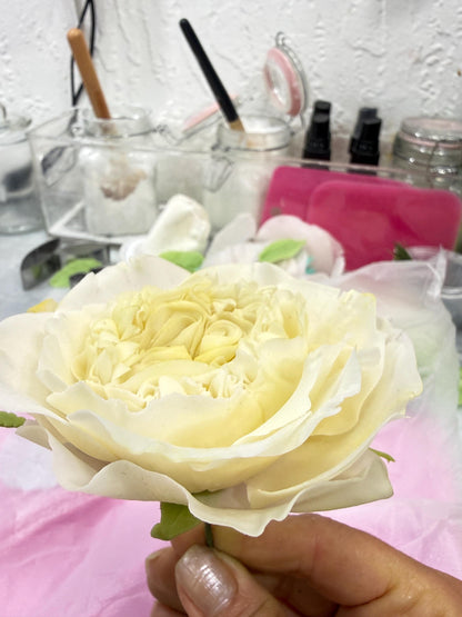 Edible Austin David Rose Cake Topper, Flexible Paste for Wedding, Birthdays or any Cake Decorations. NONBREAKABLE,  Save to be shipped