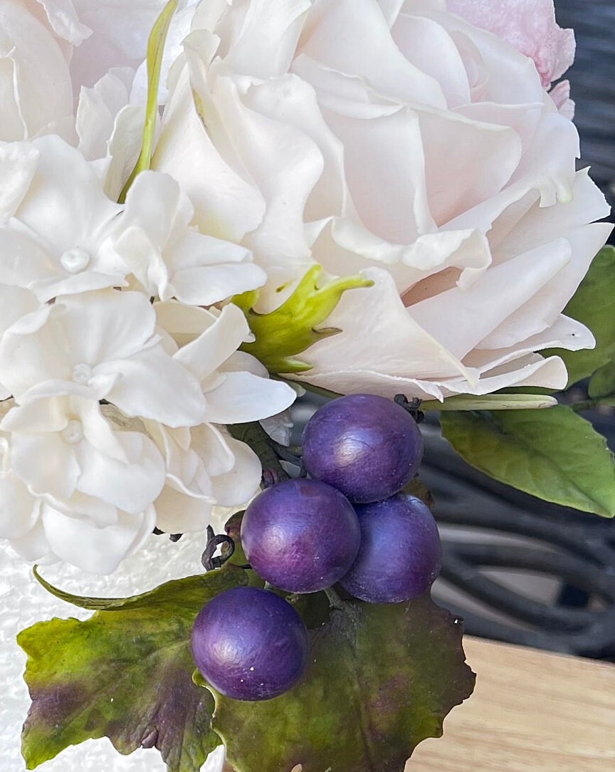 Realistic Gum Paste Grape Cake Topper: Edible Wedding Decoration