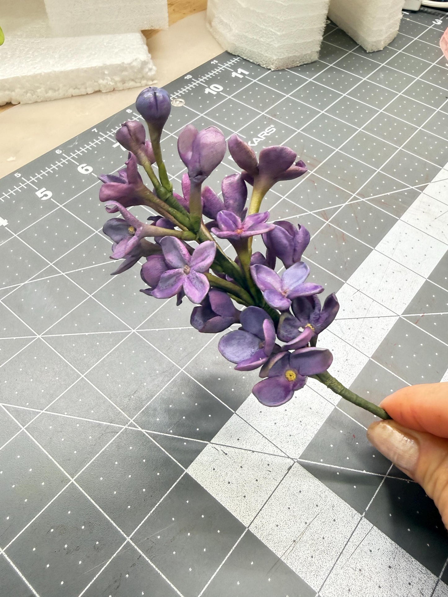 Edible Handmade Lilac Flowers Cake Toppers /Flexible Paste/gumpaste/ Fondant/ Birthday Wedding Cake decoration/sugar Flowers Decorations