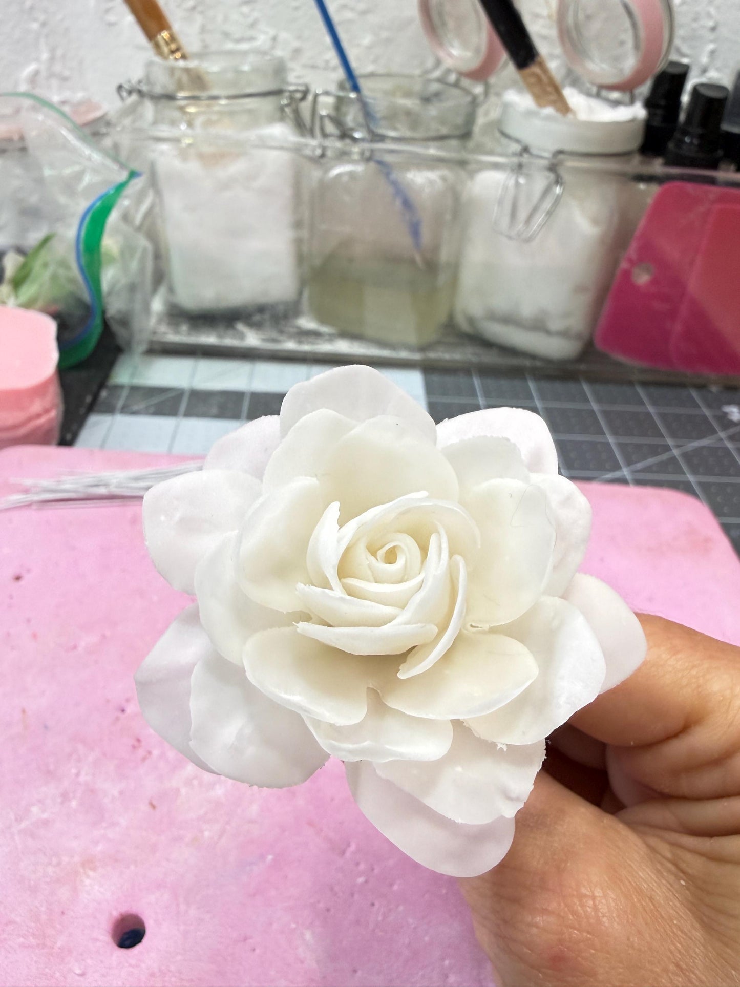 Edible Gardenia Sugar Flower Cake Topper | Handmade Flexible & Durable Flower | Realistic Wedding Cake Decoration | Safe for Shipping