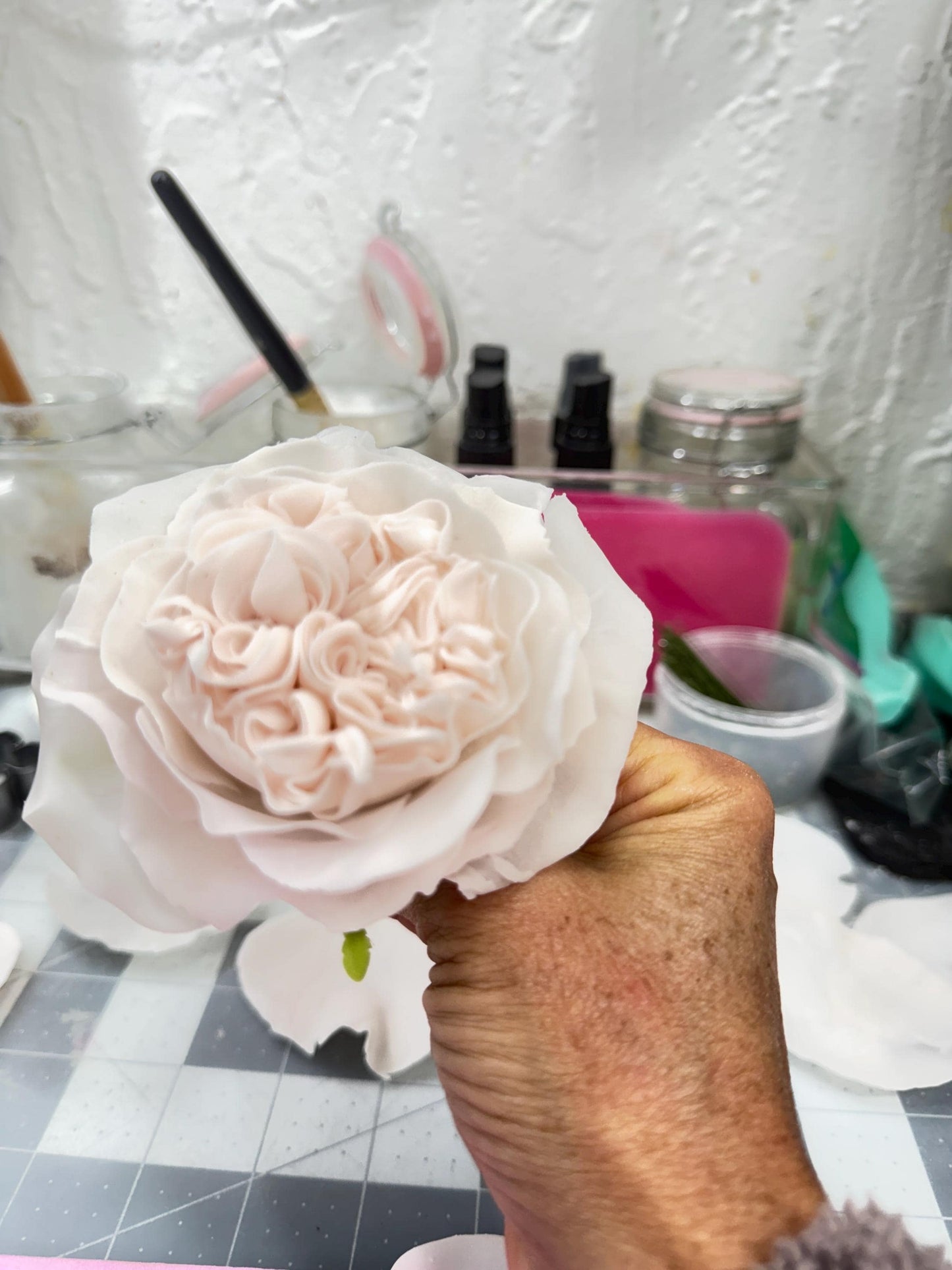 Edible Austin David Rose Cake Topper, Flexible Paste for Wedding, Birthdays or any Cake Decorations. NONBREAKABLE,  Save to be shipped