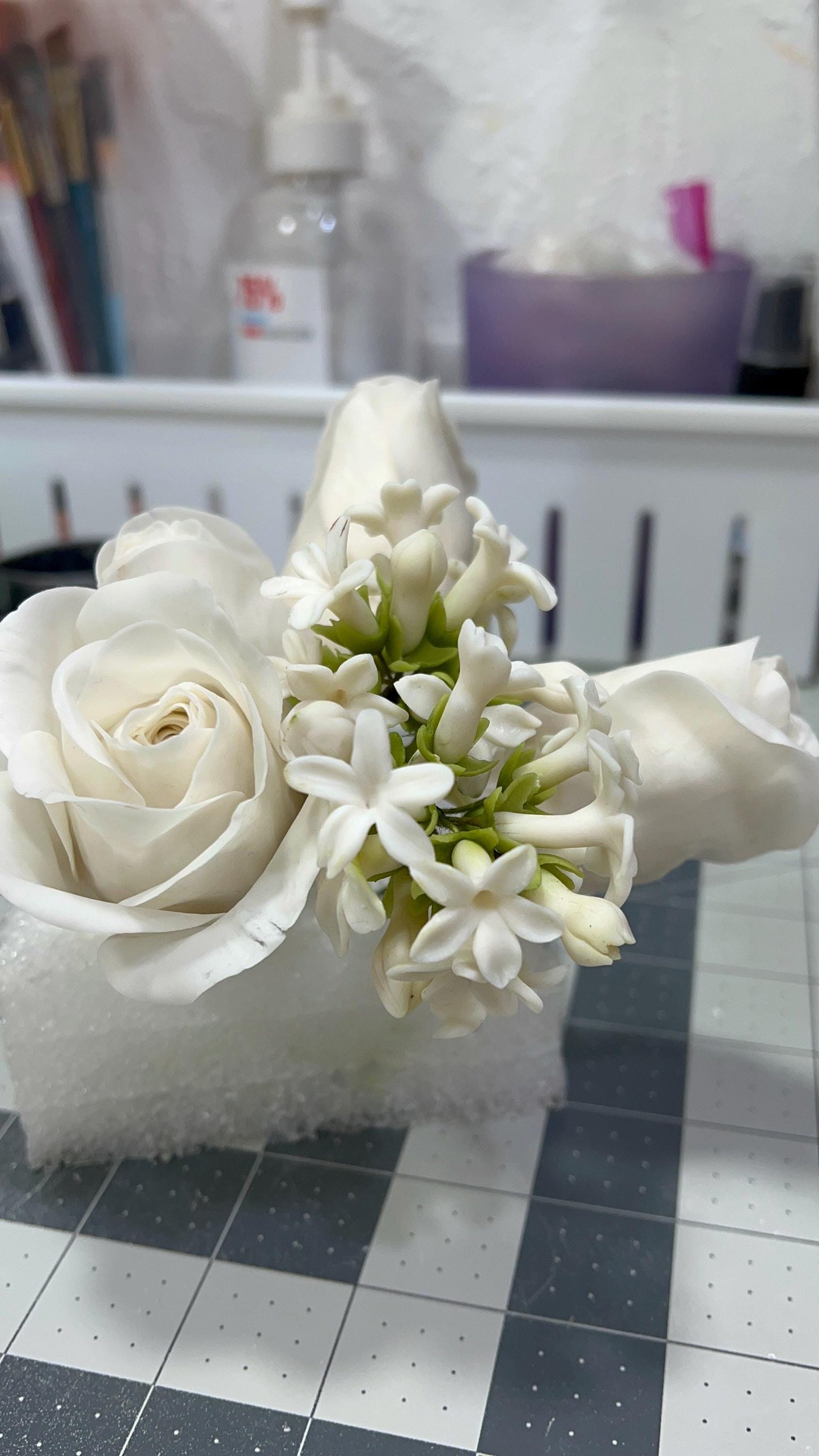 Edible White Sugar Roses Cake Topper: Flexible Paste Wedding Cake Decoration