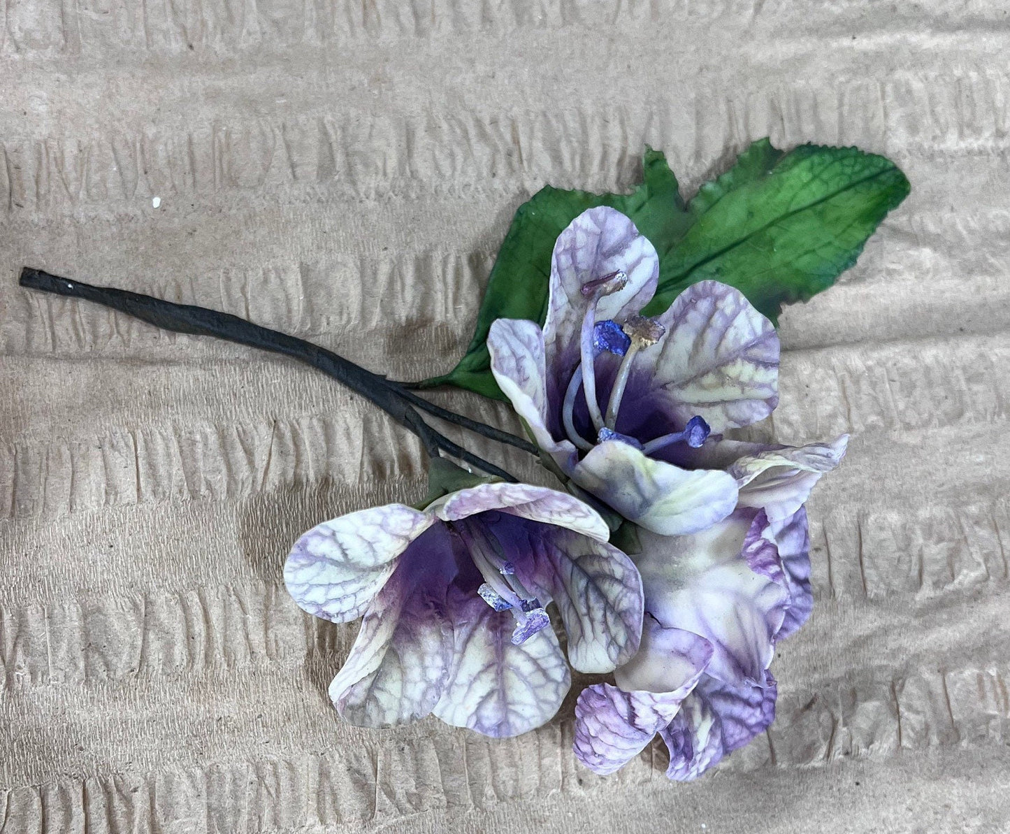 Handmade Edible Henbane Cake Flowers: Flexible Paste Wedding Topper