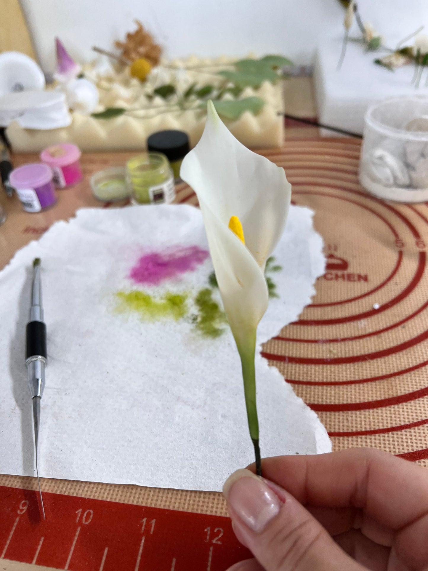 Edible Calla Lily Cake Topper: Flexible Paste Sugar Flower Decoration