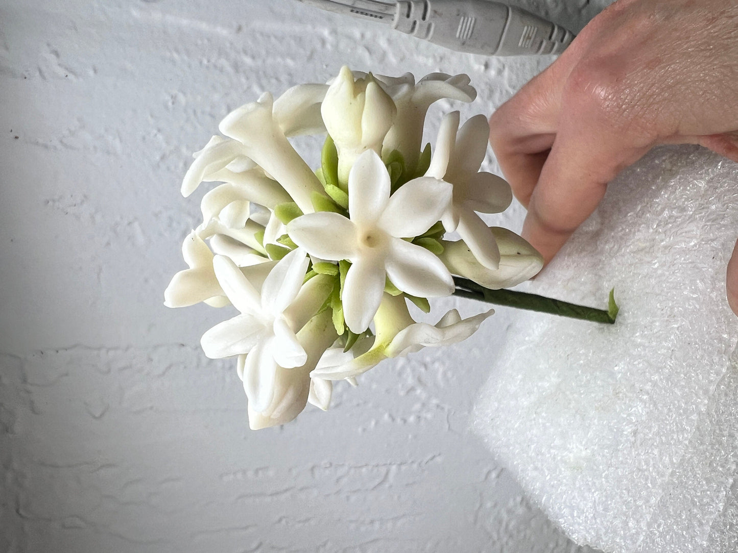 Edible handmade Stephanotis or Madagascar jasmine Vine. Flexible Paste /gumpaste/ Fondant/ Birthday Wedding Cake decoration/sugar flower