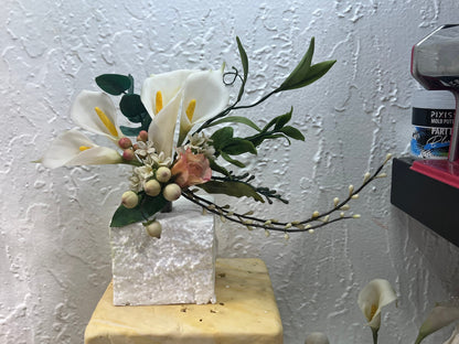 Edible Calla Lily Cake Topper: Flexible Paste Sugar Flower Decoration