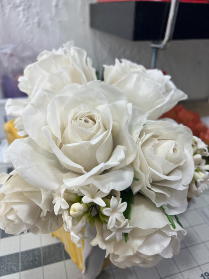 Edible White Sugar Roses Cake Topper: Flexible Paste Wedding Cake Decoration